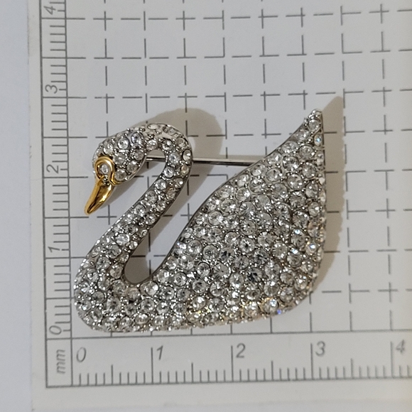 Vintage Swarovski Crystal Memories Swan Brooch - Picture 4 of 5